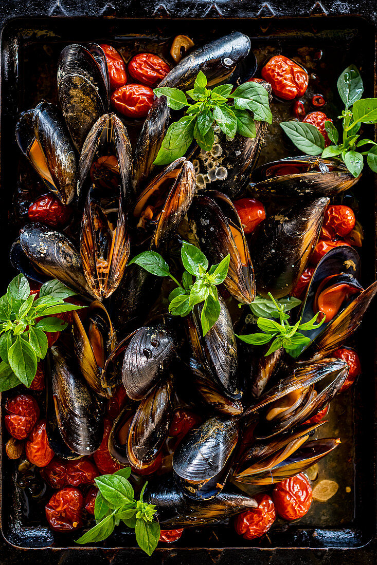 Baked Mussels with tomatoes and herbs