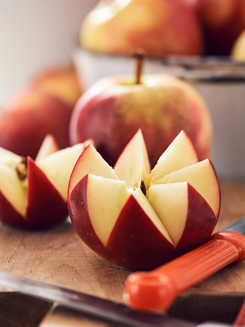 Apfel dekorativ geschnitten