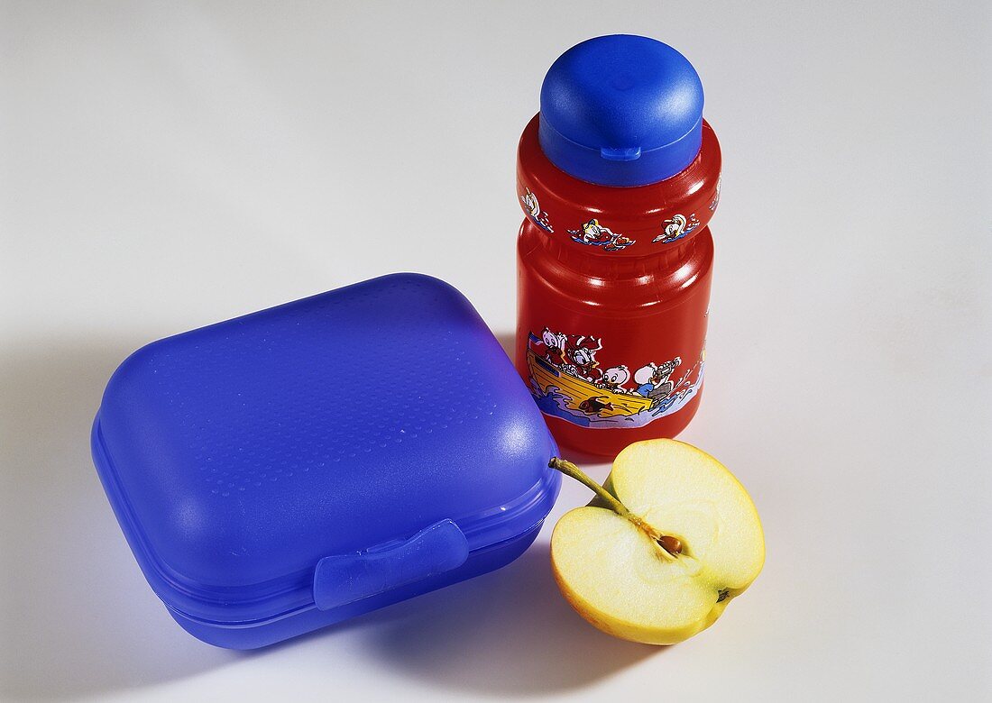 Child's drinking bottle & plastic sandwich box for school lunch