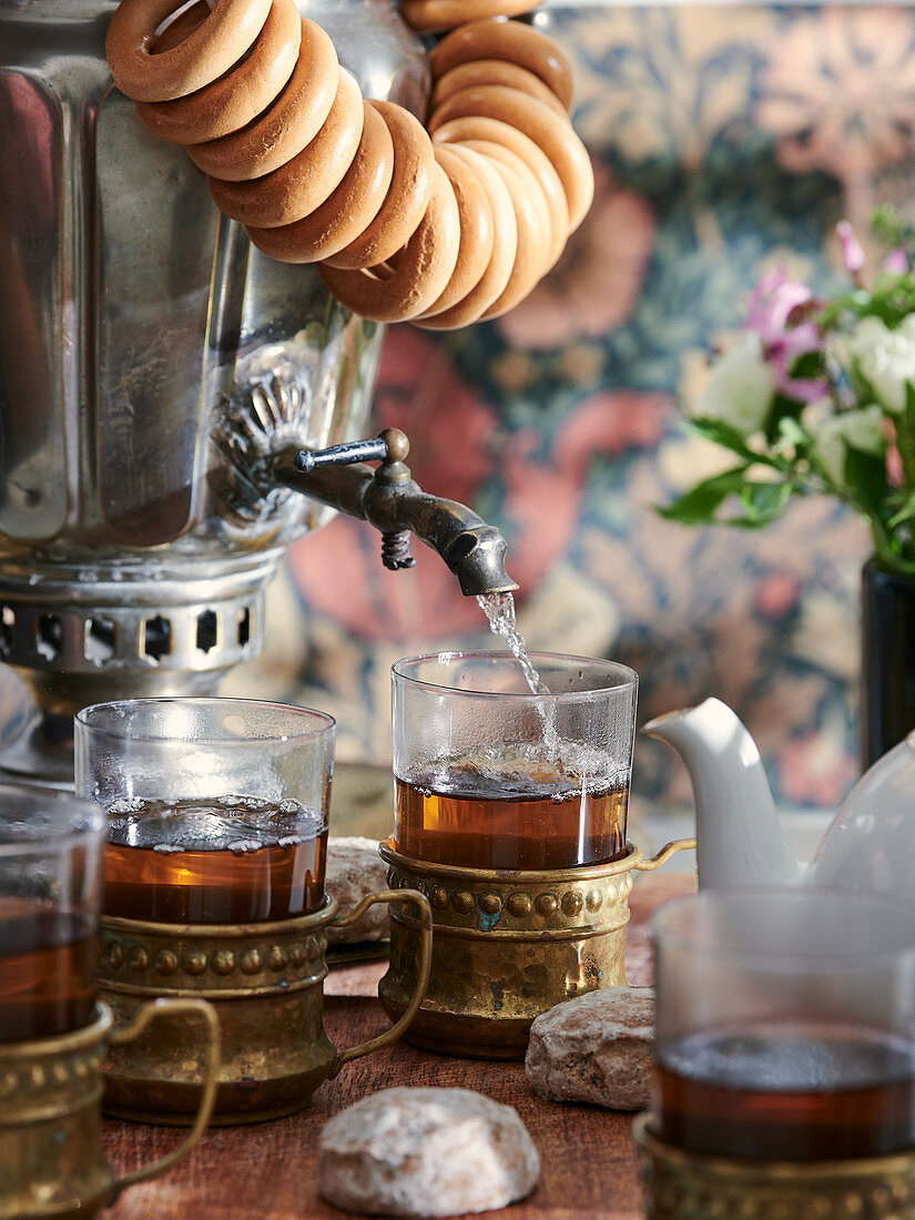 Samovar with tea, served with Russian baranki