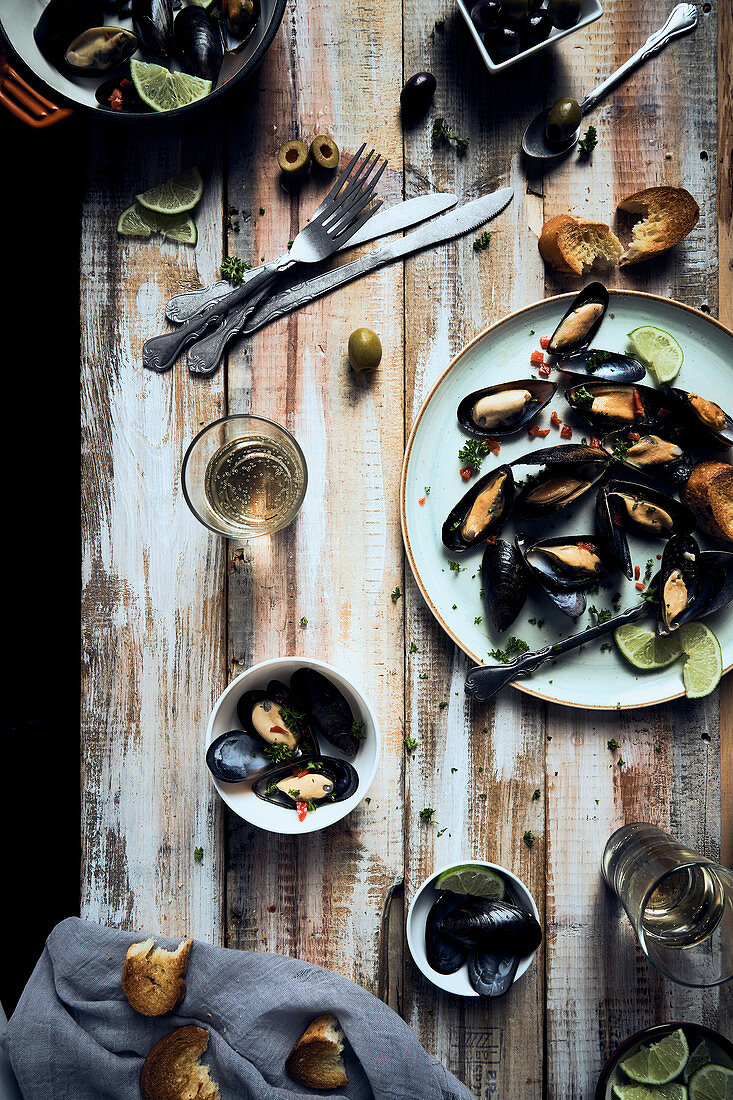 Mussels with roasted bread