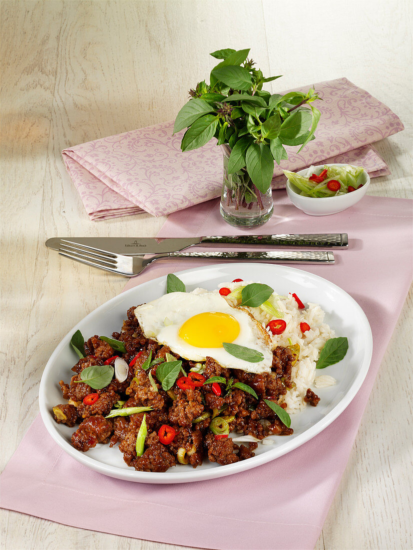 Thai mince dish with fried egg