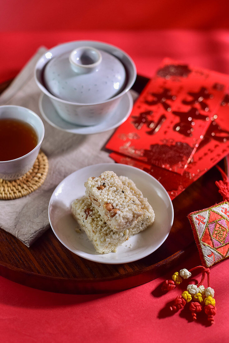 Knusprige Reissüßigkeiten zum Tee (China)