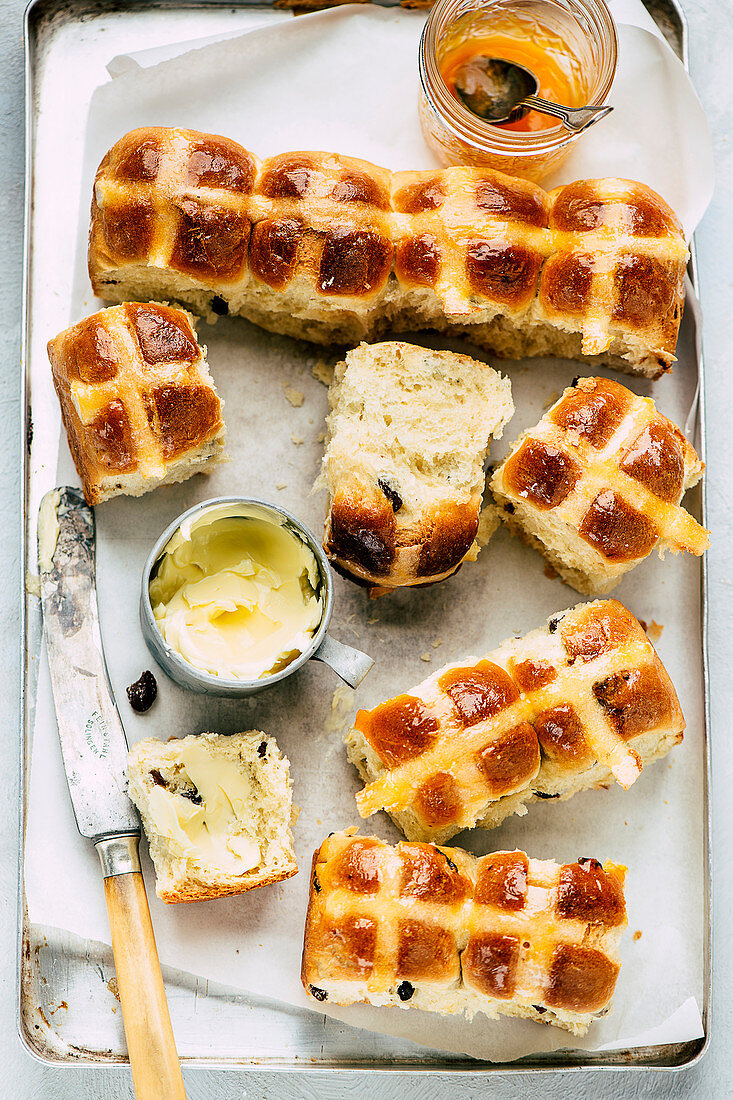 Hot Cross Buns with Raisins for Easter
