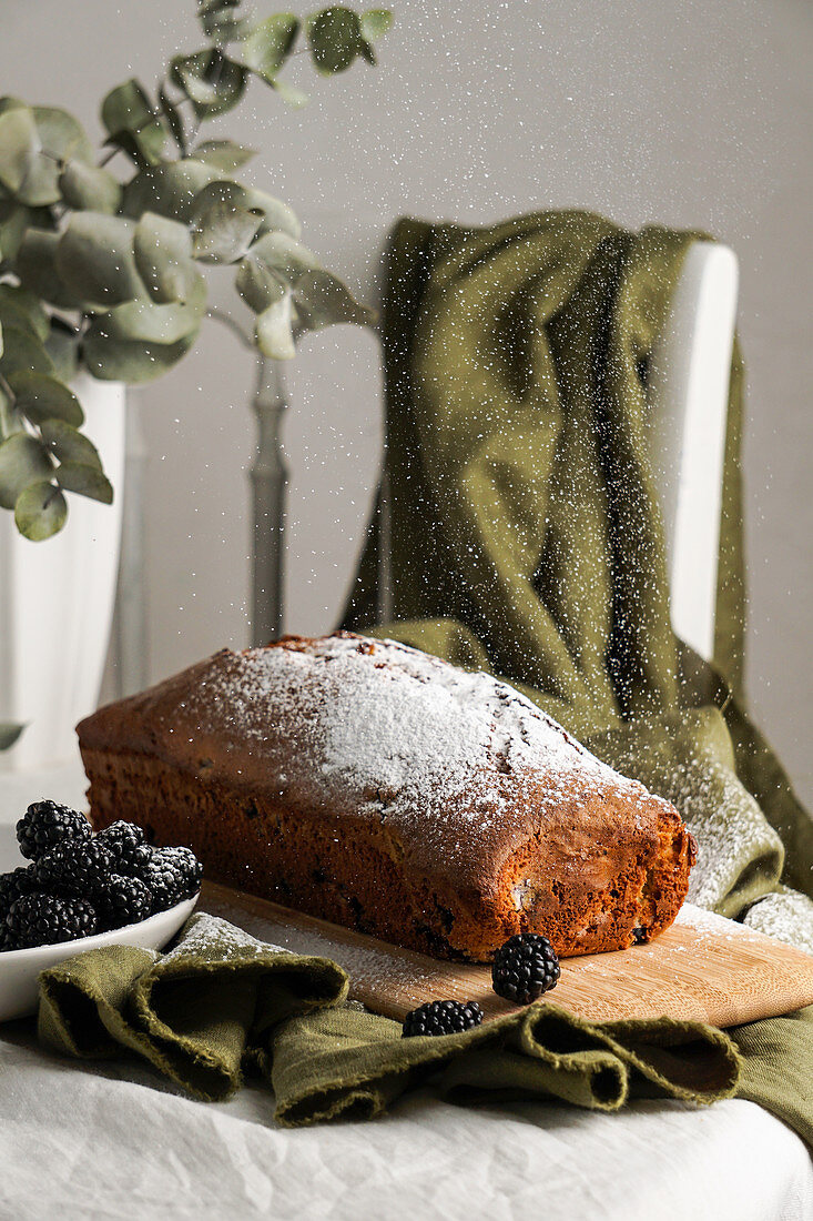 Blackberry loaf cake