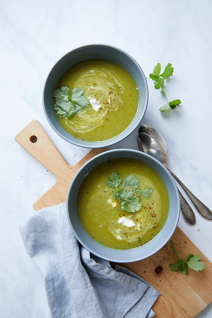 Leichte Brokkoli-Suppe