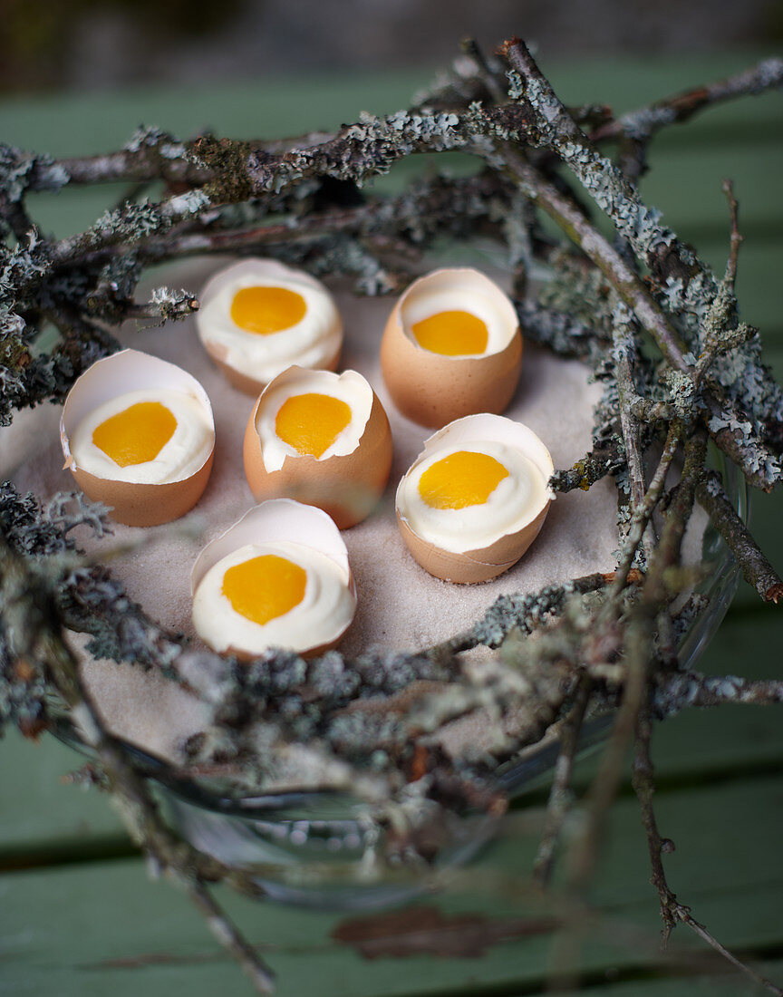 Sweet mousse eggs with apricots