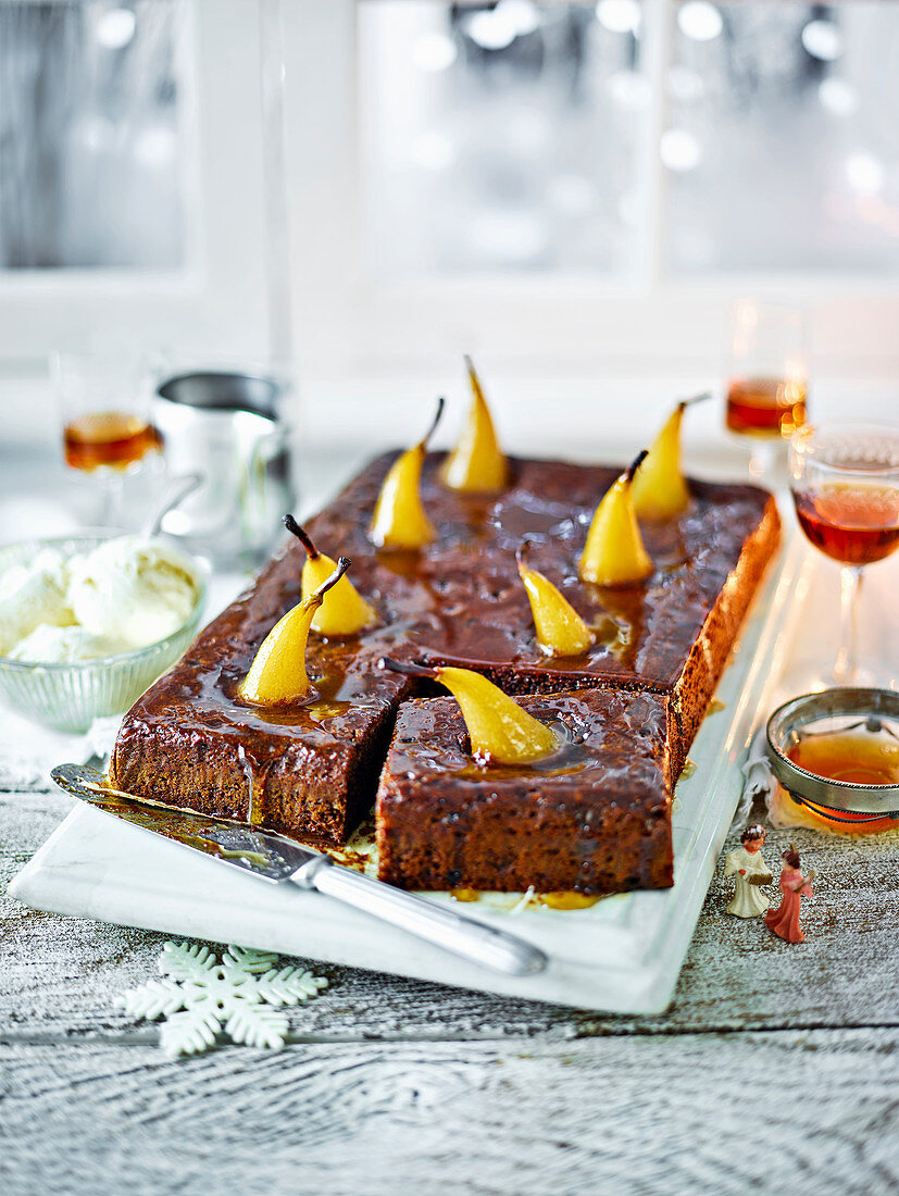 Sticky toffee pear pudding