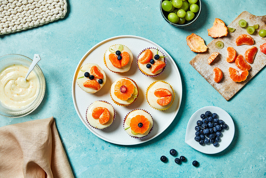 Cupcakes with fruit topping