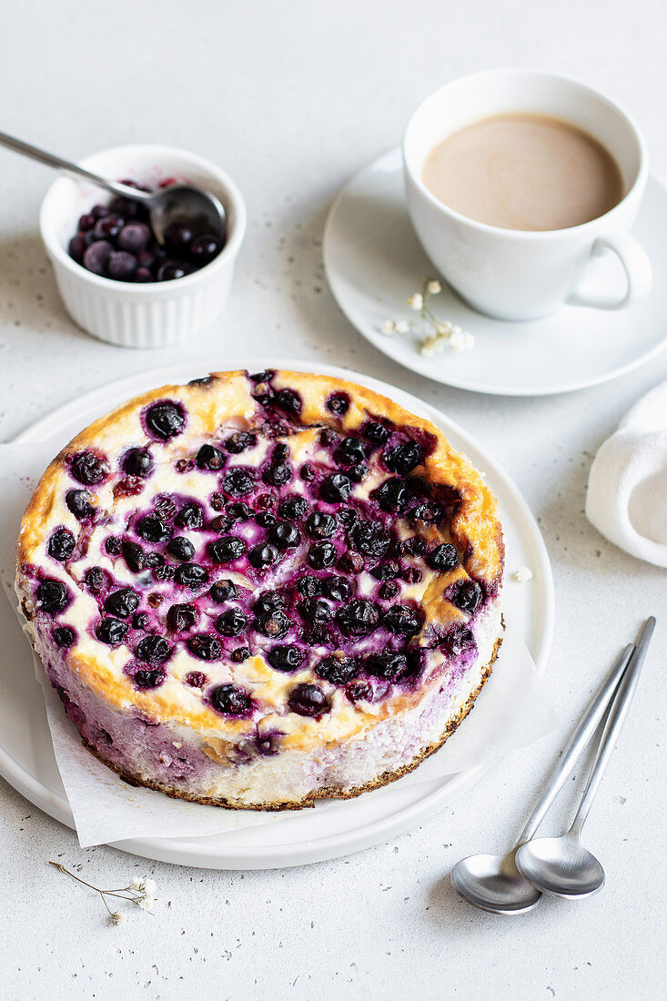 Cottage cheese pudding with blueberries