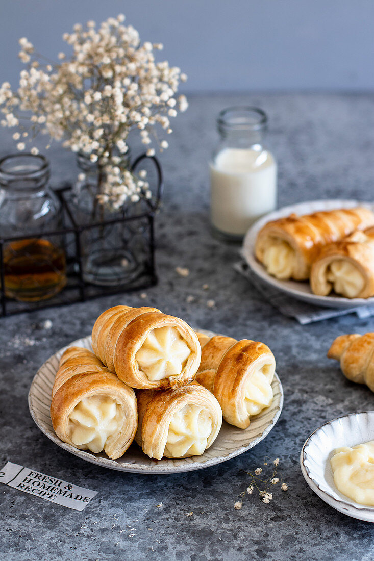 Puff pastry with custard cream