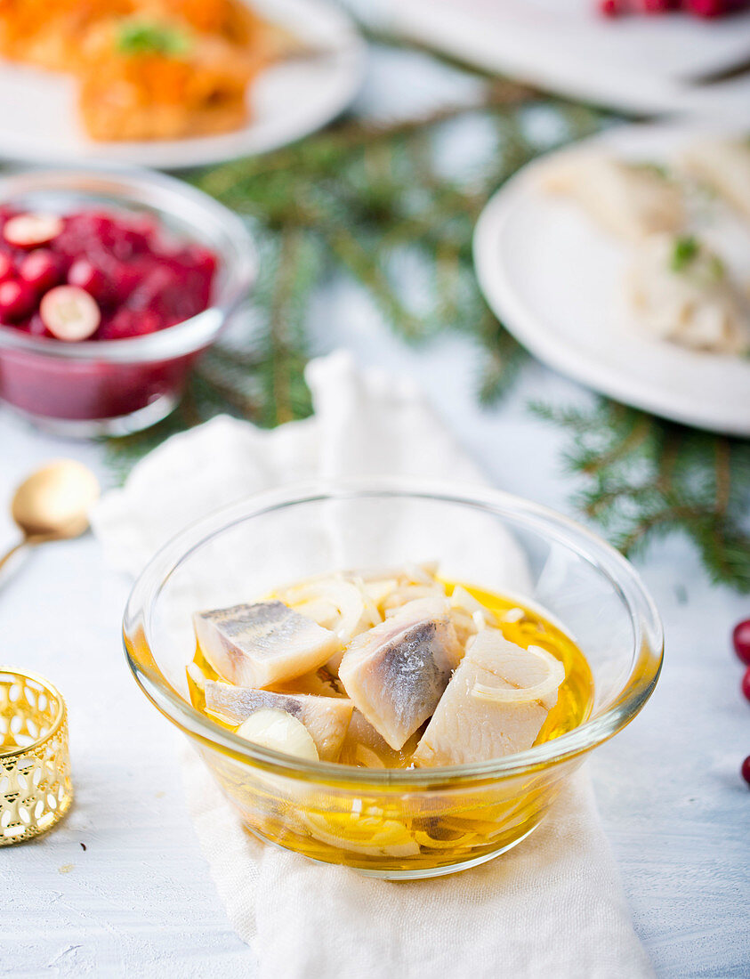 Hering mit Zwiebeln zu Weihnachten