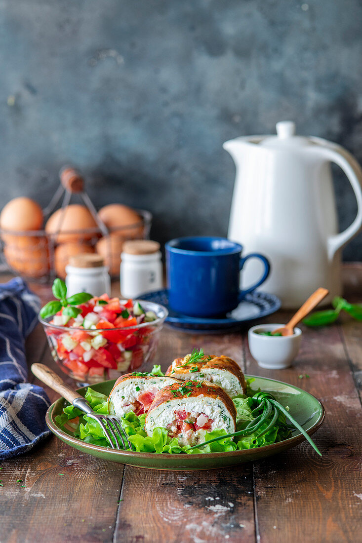 Omlette-Rollen mit Quark-Gemüse-Füllung