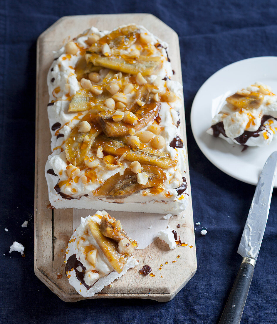 Pavlova with banana and chocolate