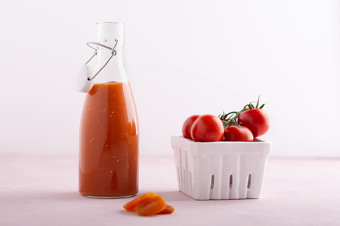 Apricot and tomato ketchup