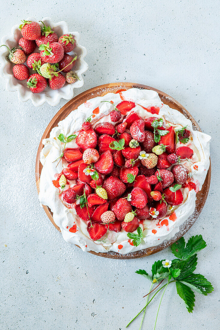 Strawberry pavlova