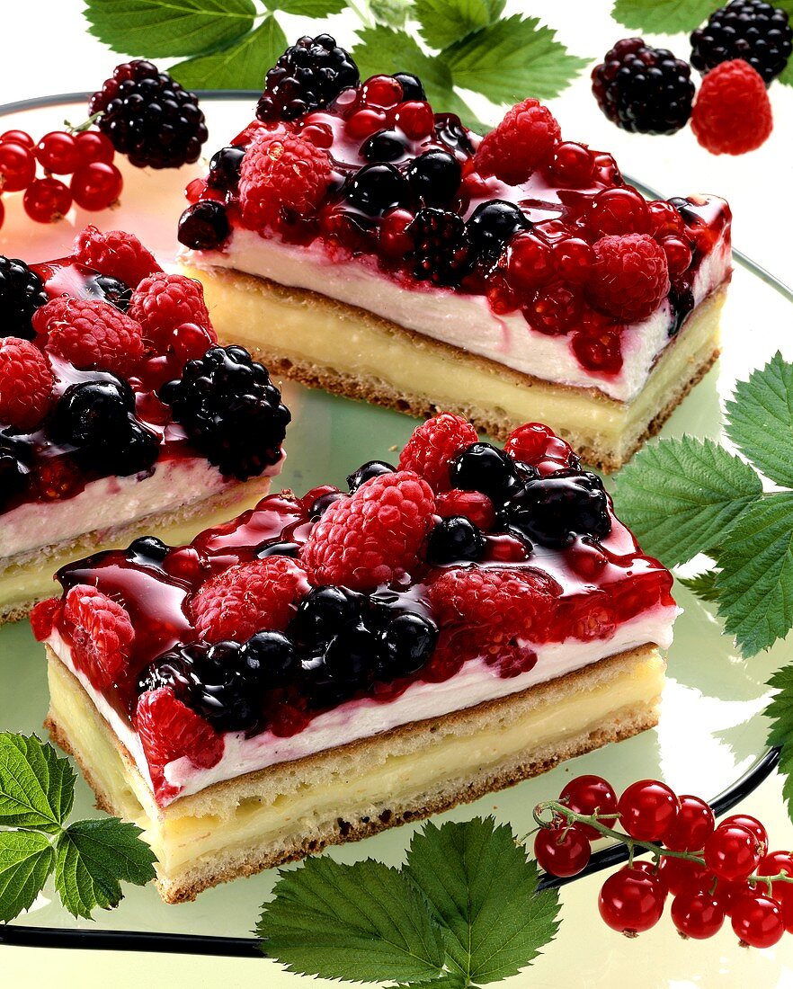 Berry slices (with mixed berries)
