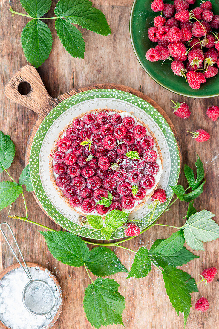 Raspberry tart with raspberry jam in the berries