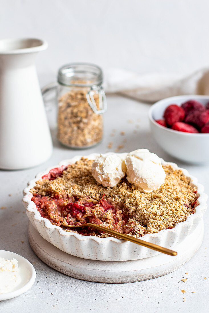 Strawberry crumble