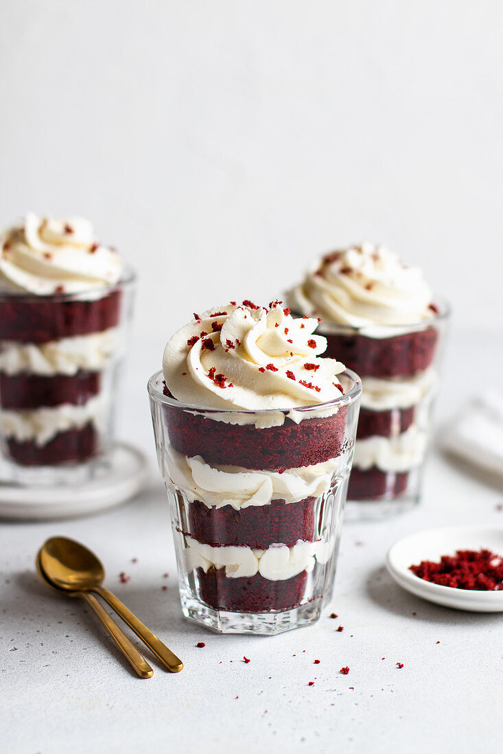 Kleine Red Velvet Trifles