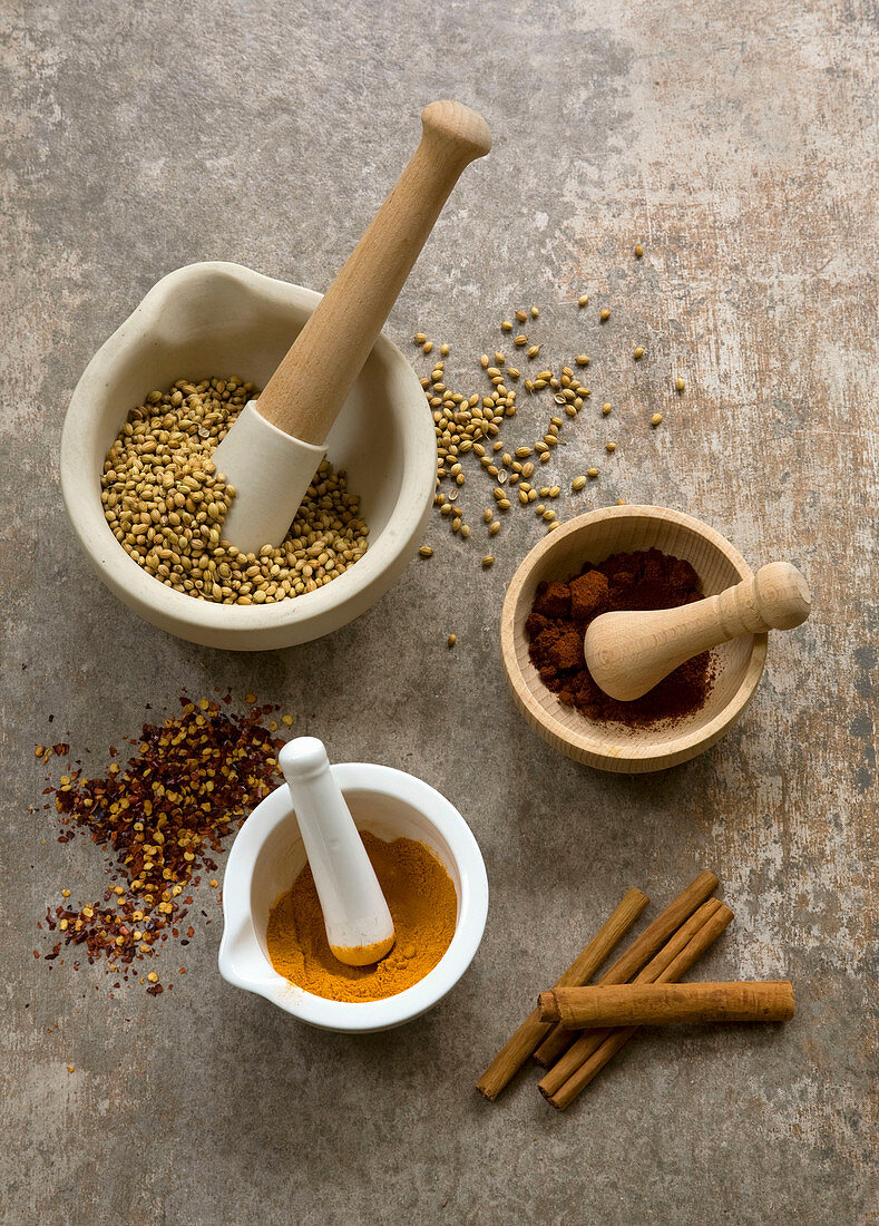 Spices with 3 pestle and mortar