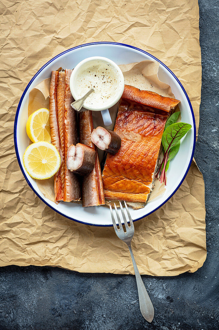 Geräucherter Aal und Heilbutt mit Meerrettichsauce