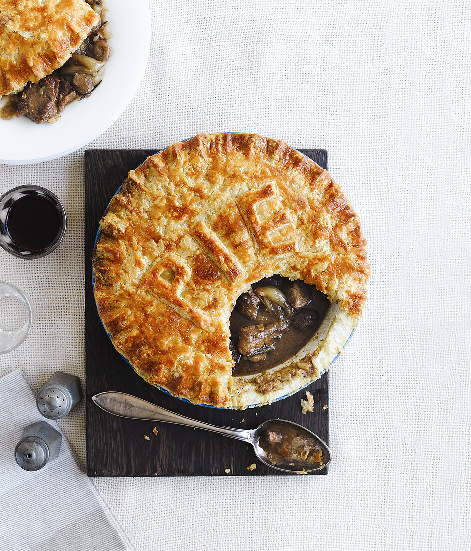 Steak and red wine pie