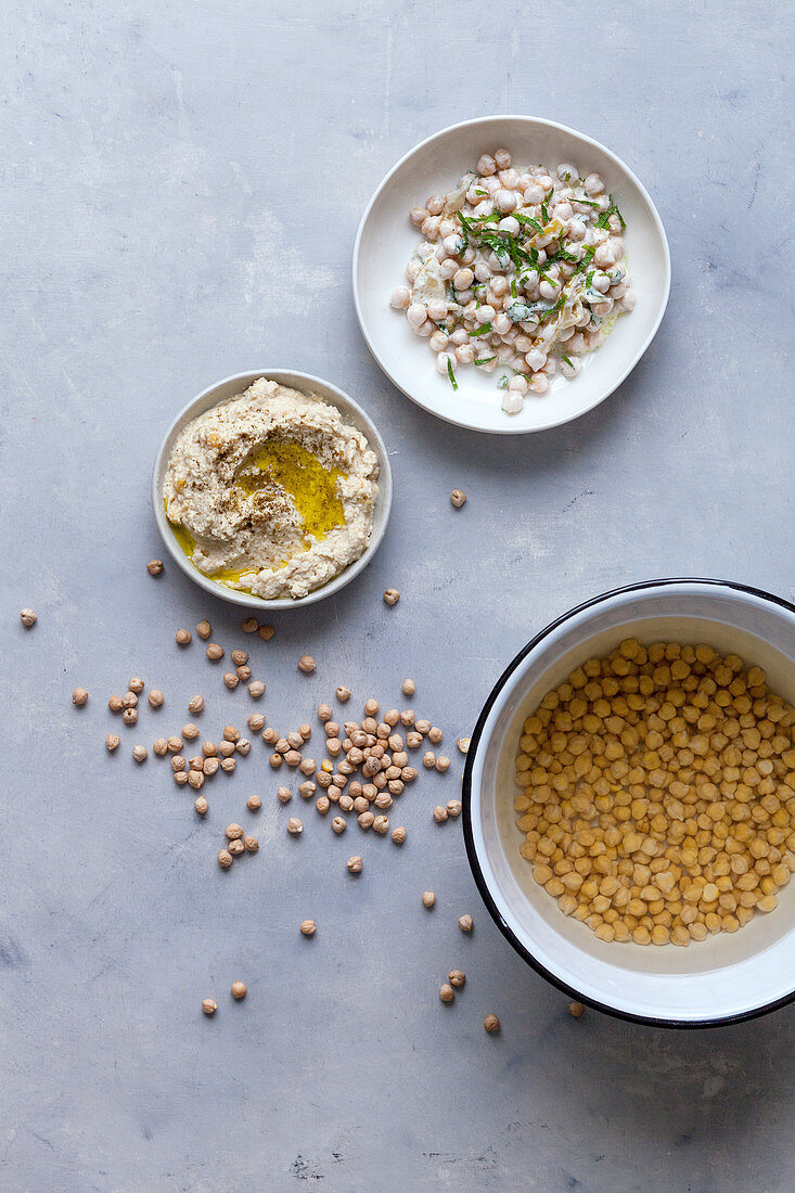 Kichererbsensalat und Hummus
