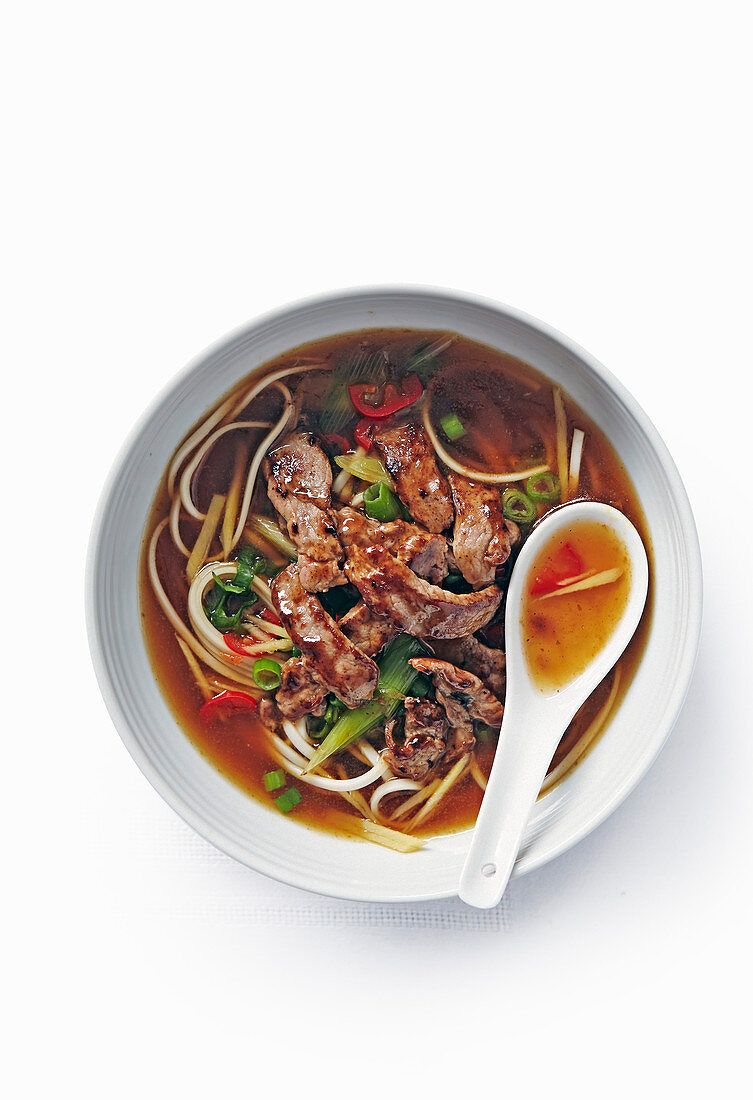 Qyster beef with soupy noodles