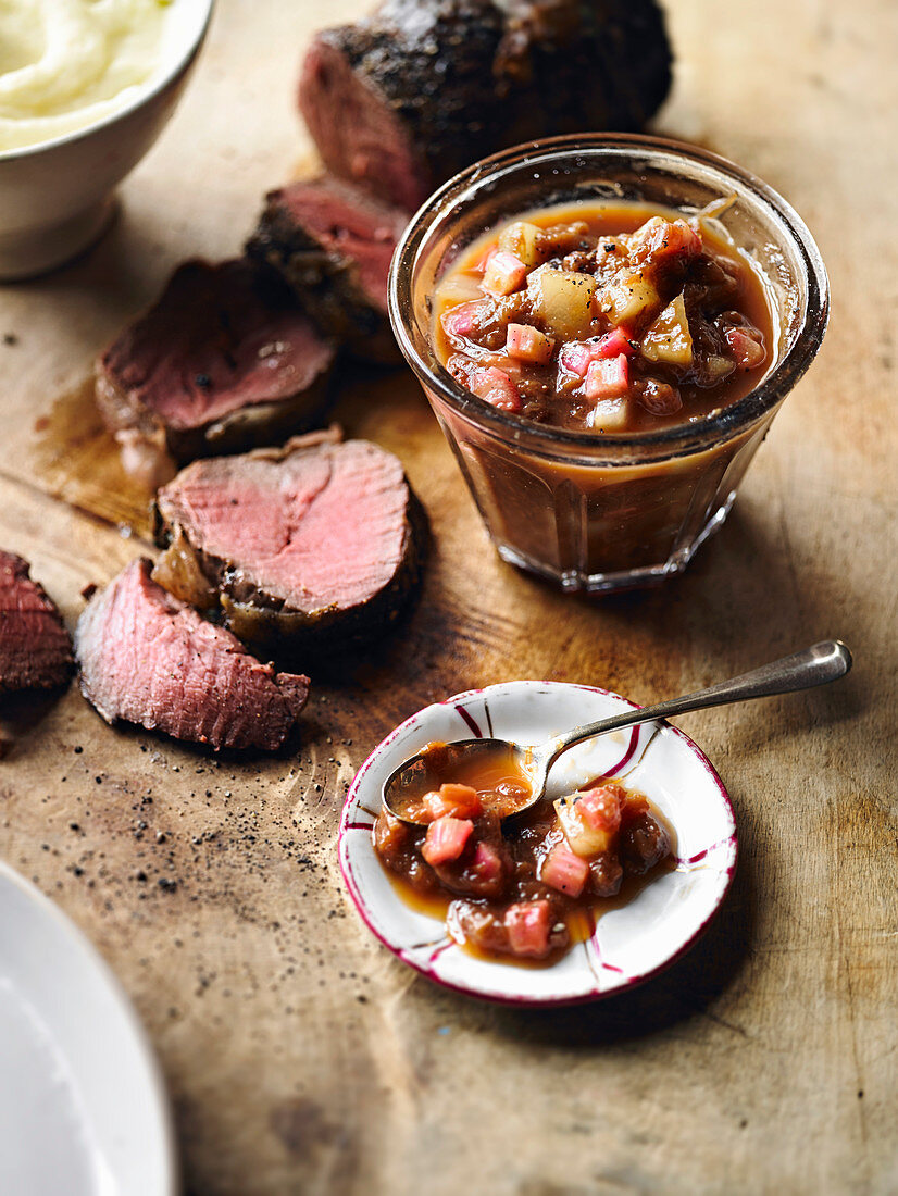 Venison with rhubarb chutney