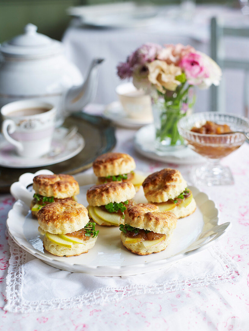 Ploughman's scones