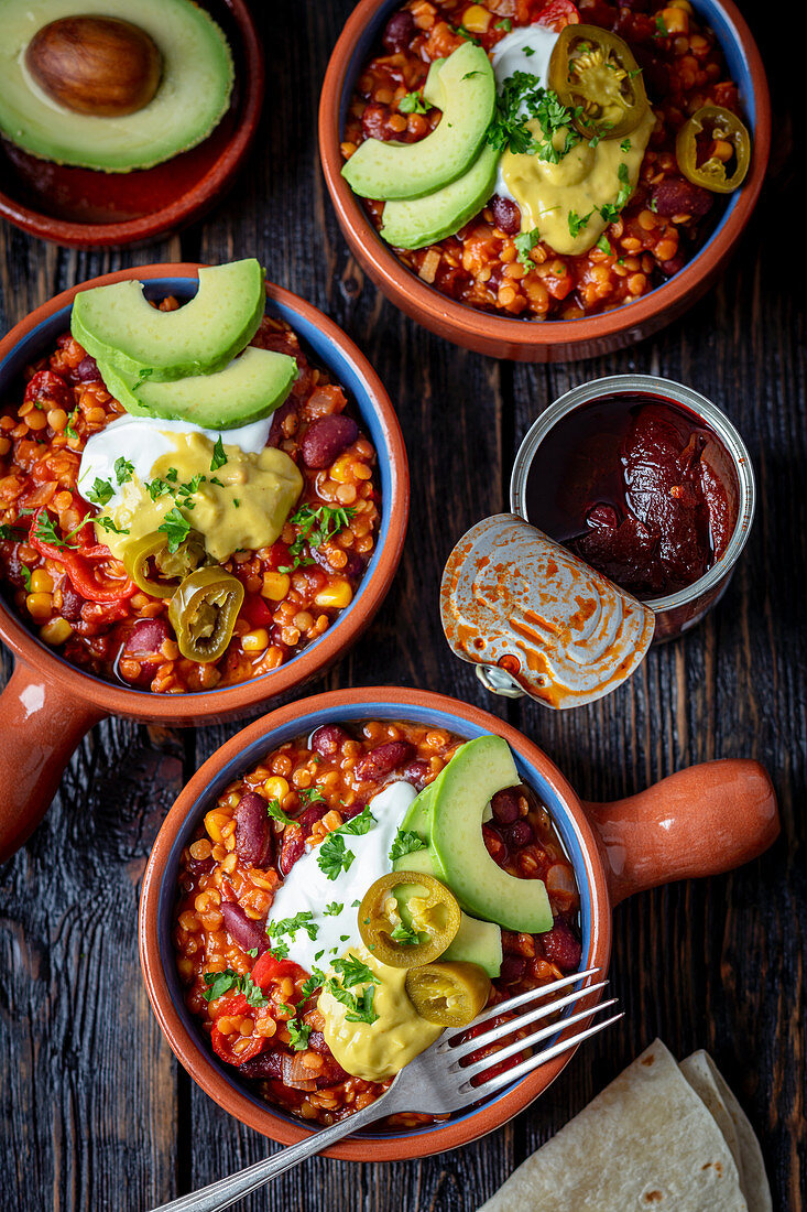 Vegetarian chilli with lentils and red kidney beans