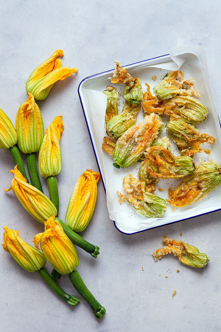 Frittierte Zucchiniblüten