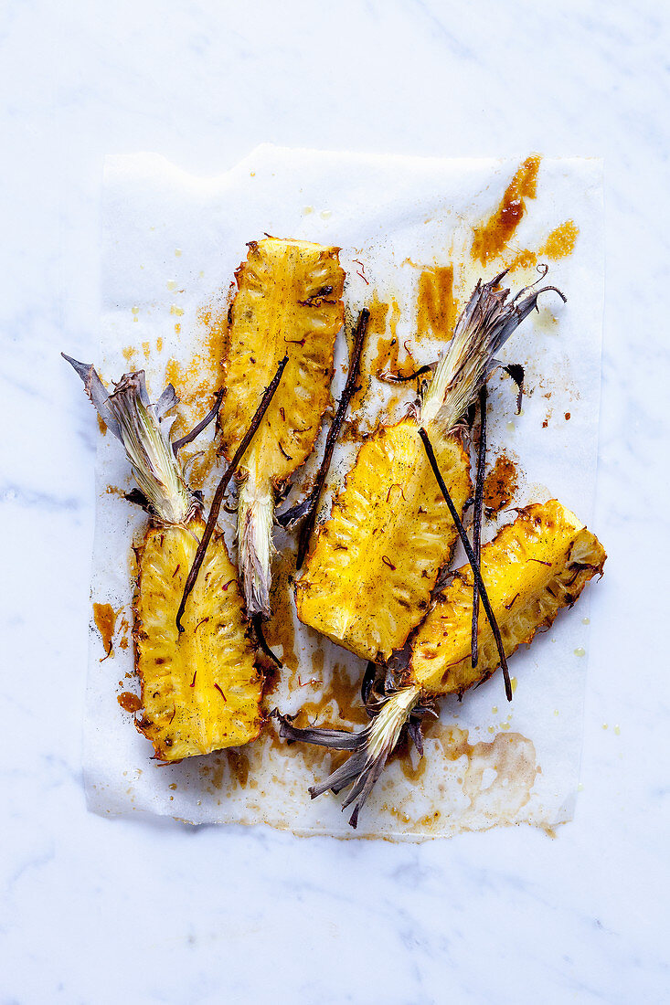 Roasted pineapples with vanilla