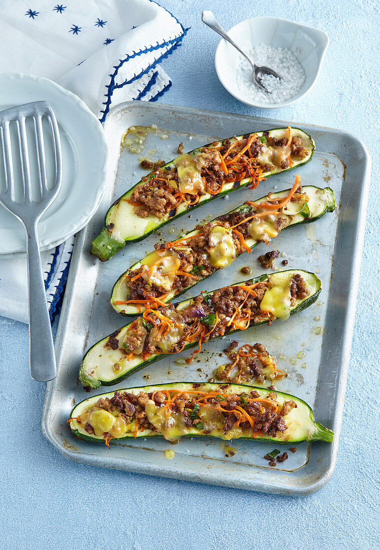 Gratinated zucchini with minced meat