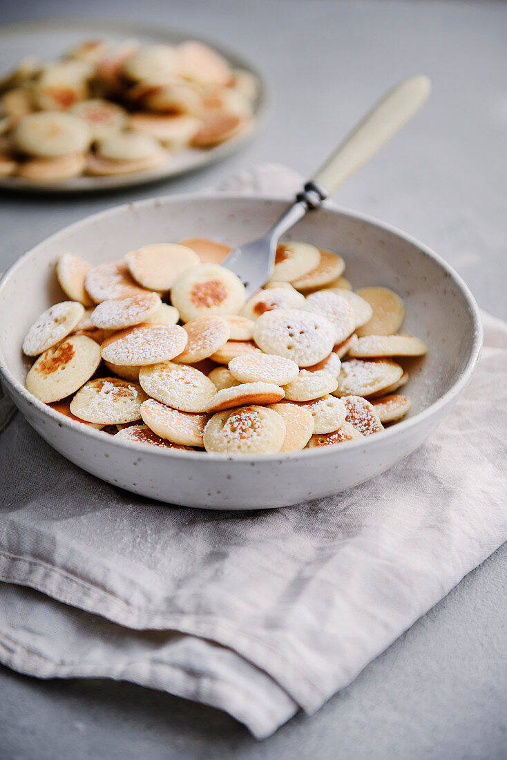 Mini pancake cereal