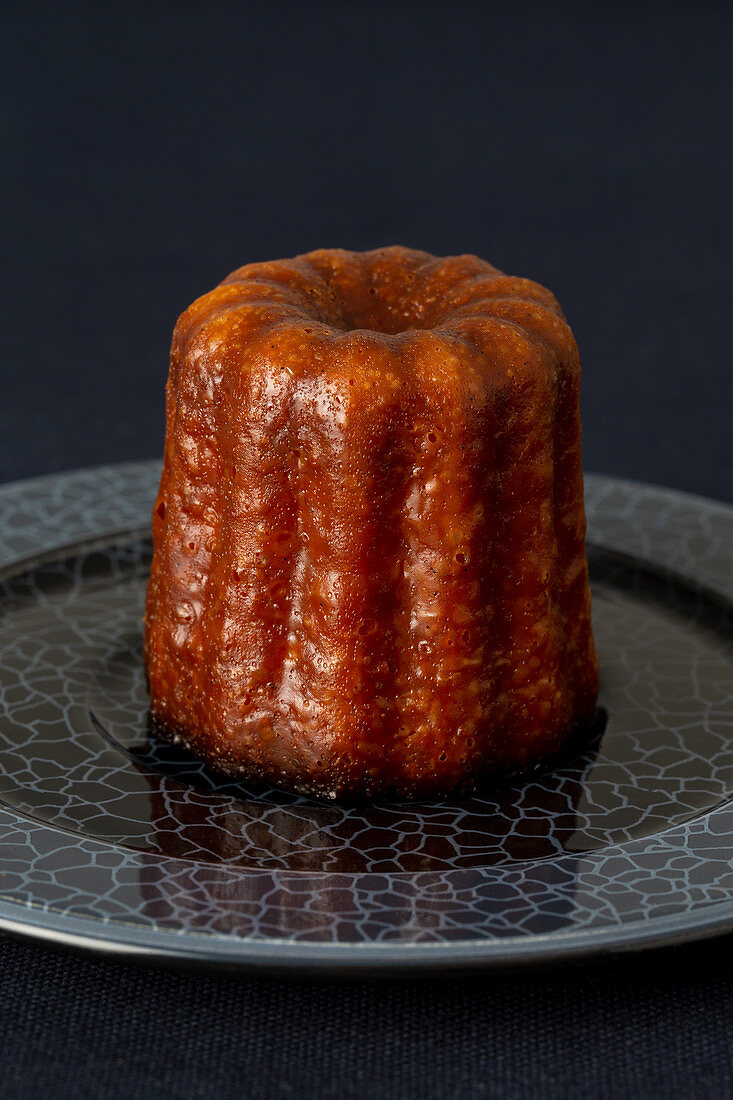 Canelé (French mini cake)