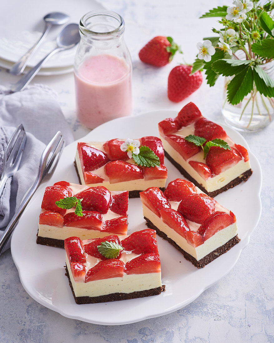 Erdbeer-Pudding-Schnitten, ohne Backen