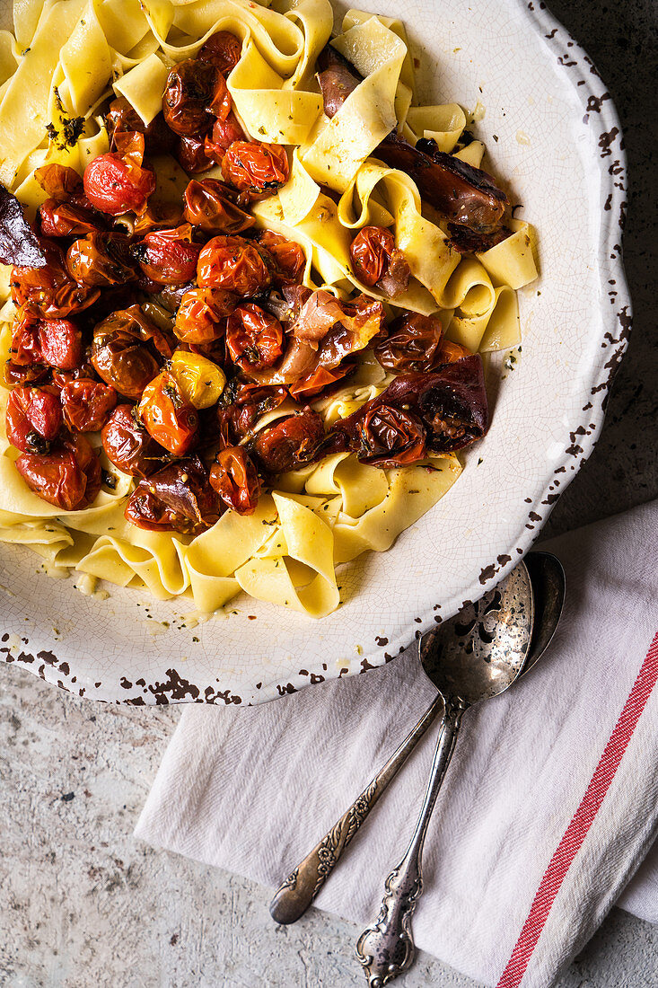 Pappardelle mit Tomaten