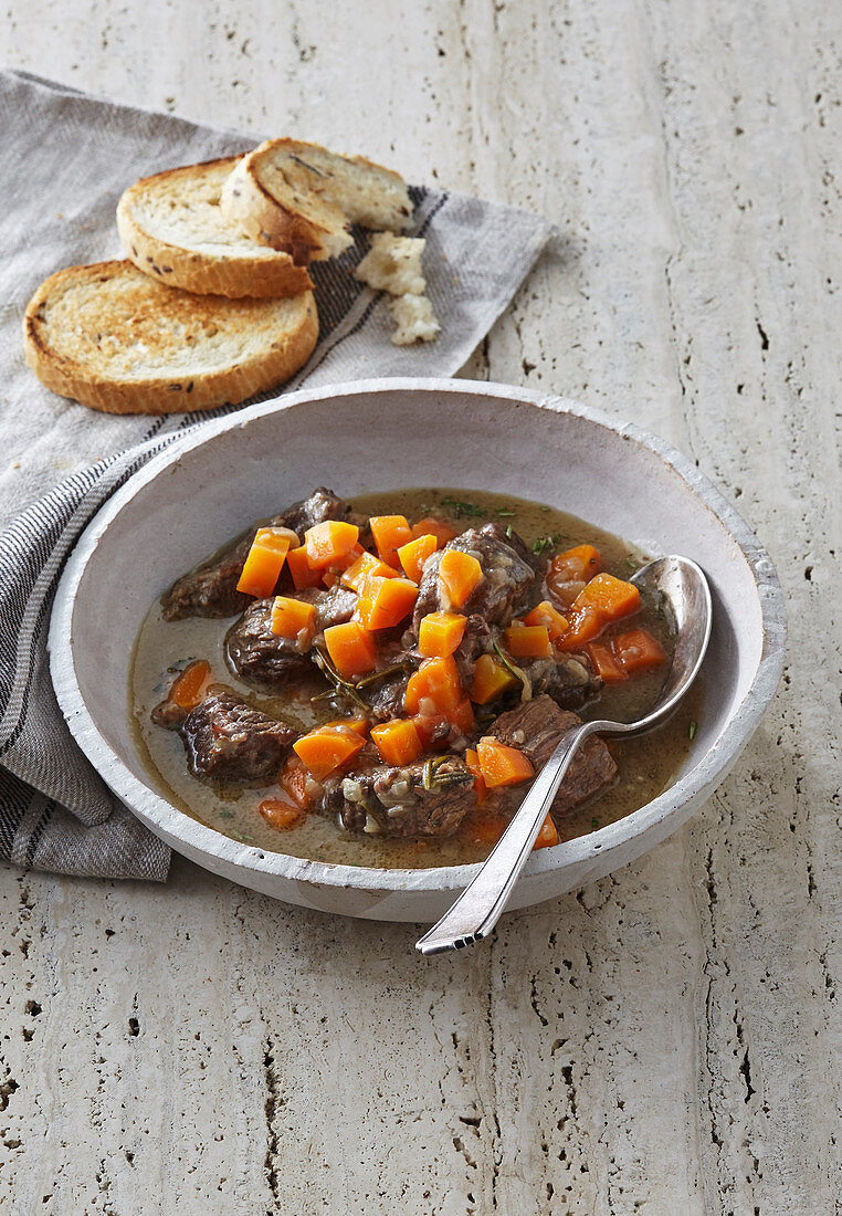 Beef stew with carrot and rosemary