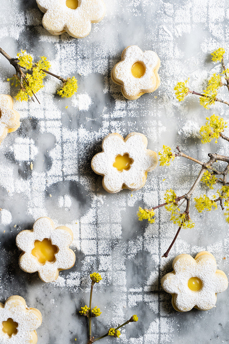 Flower shaped lemon curd cookies