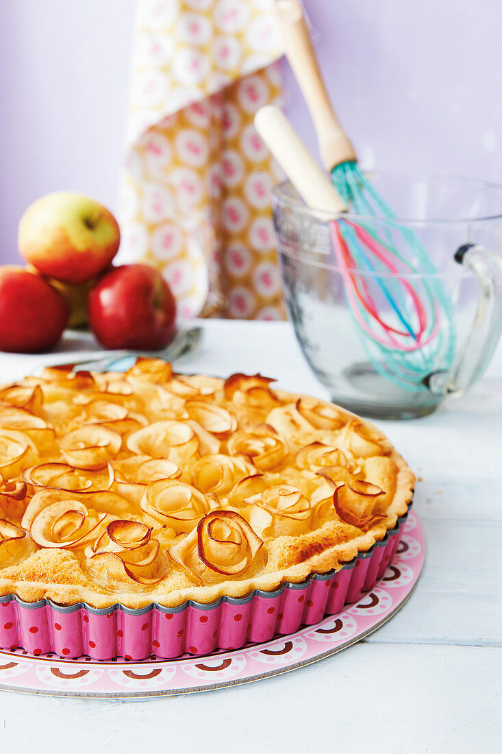 Apple rose pie with almond cream