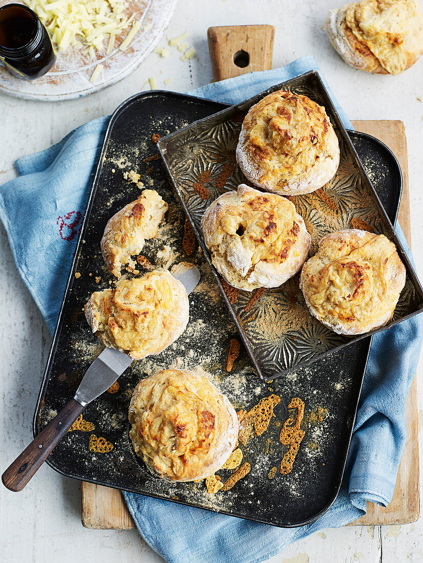 Käse-Marmite-Scones