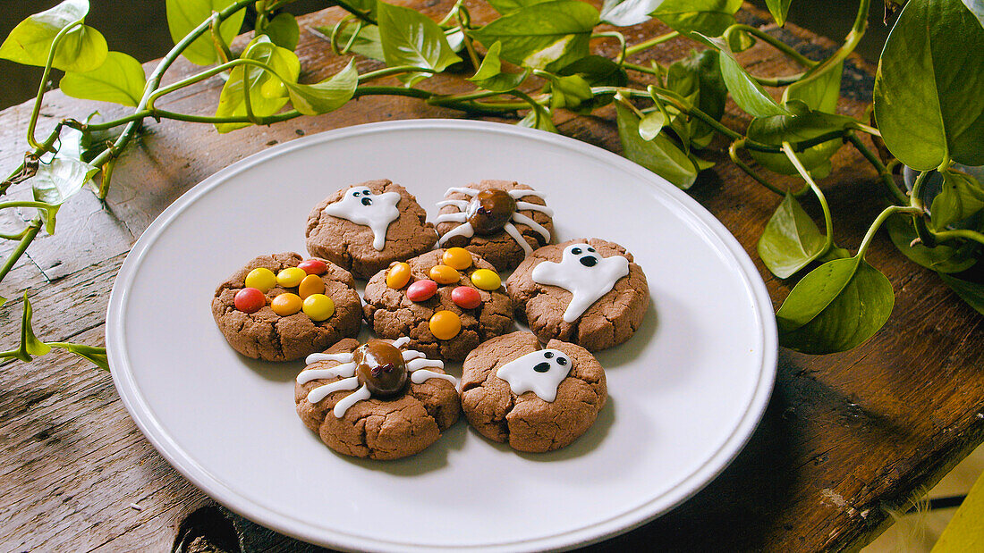 Gloomy Cookies for Halloween