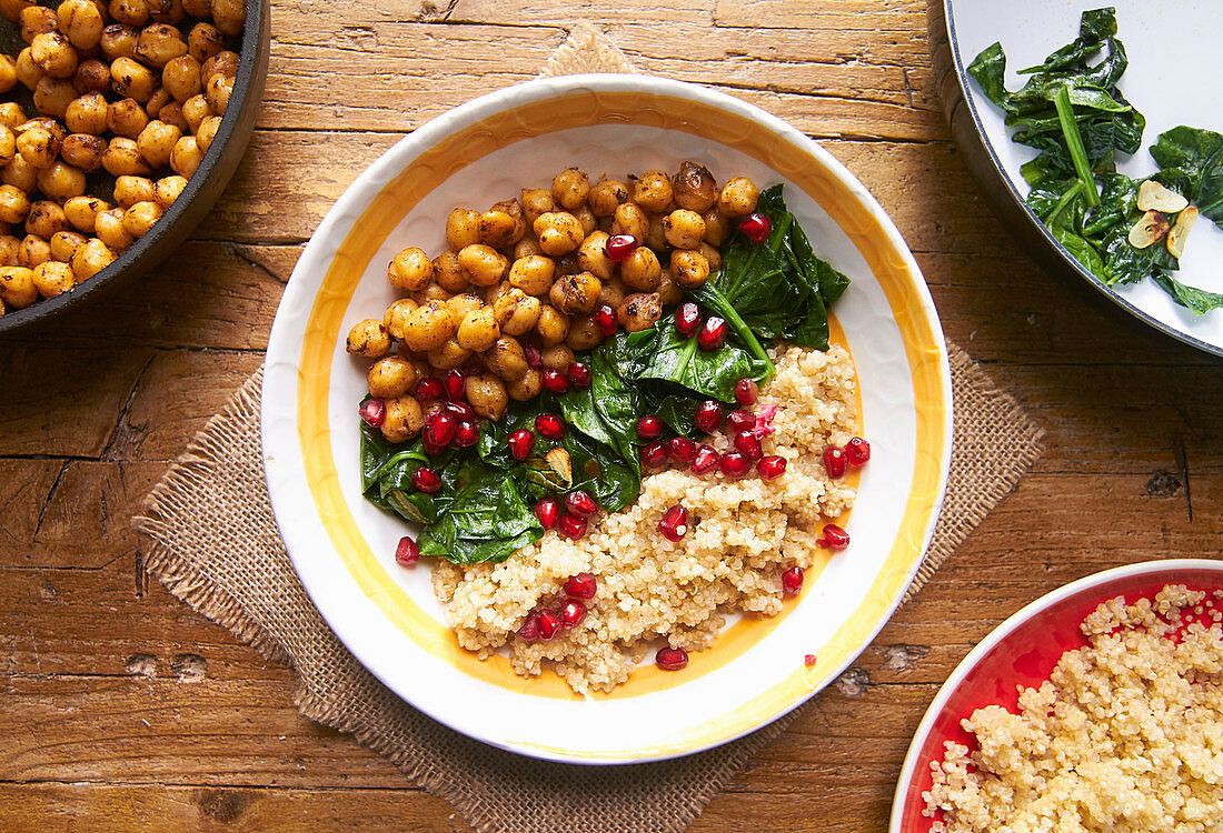 Quinoa, Spinach and Garbanzo Beans Garam Masala