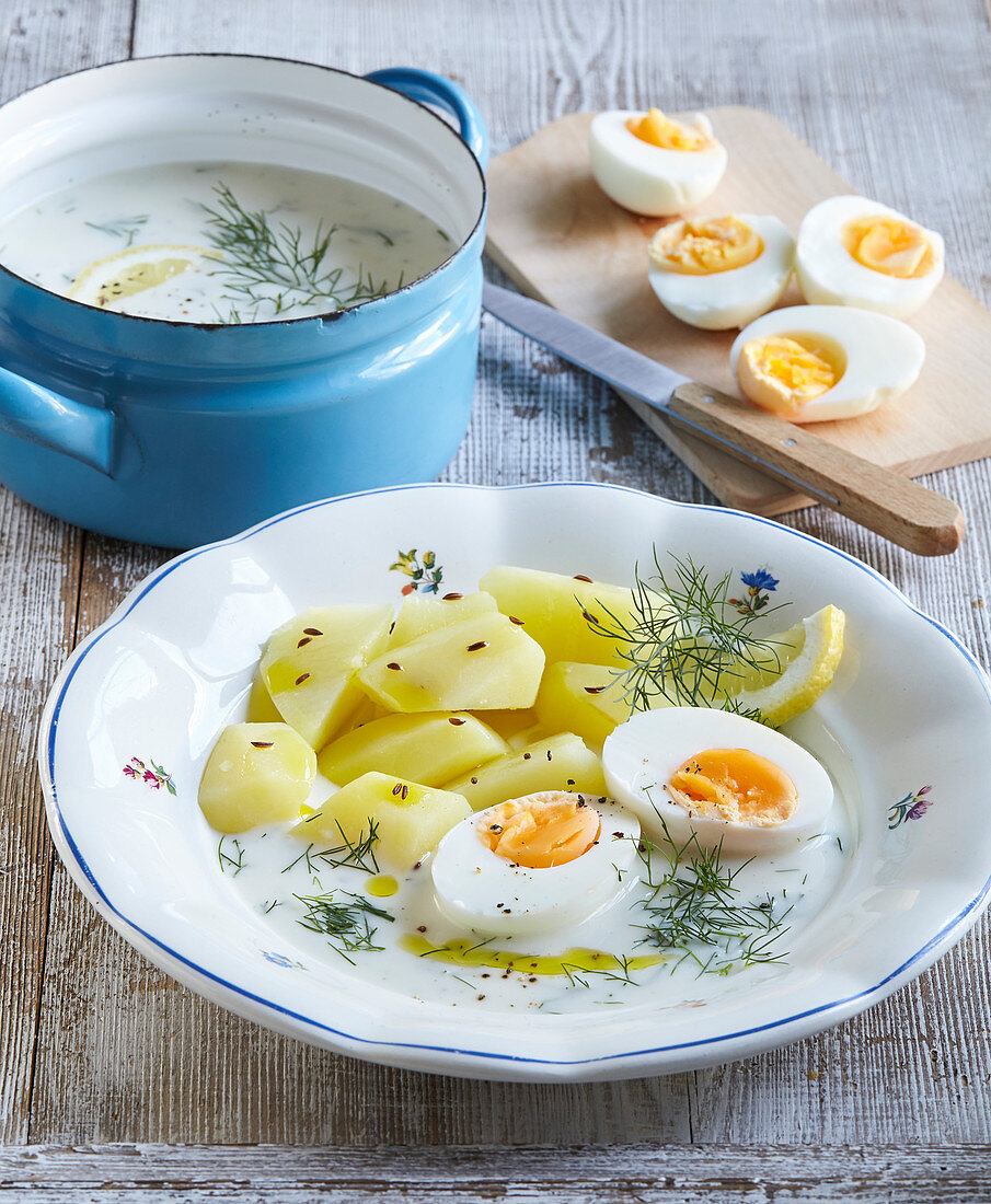 Creamy dill sauce with eggs
