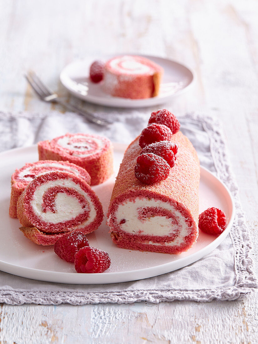 Creamy raspberry roll