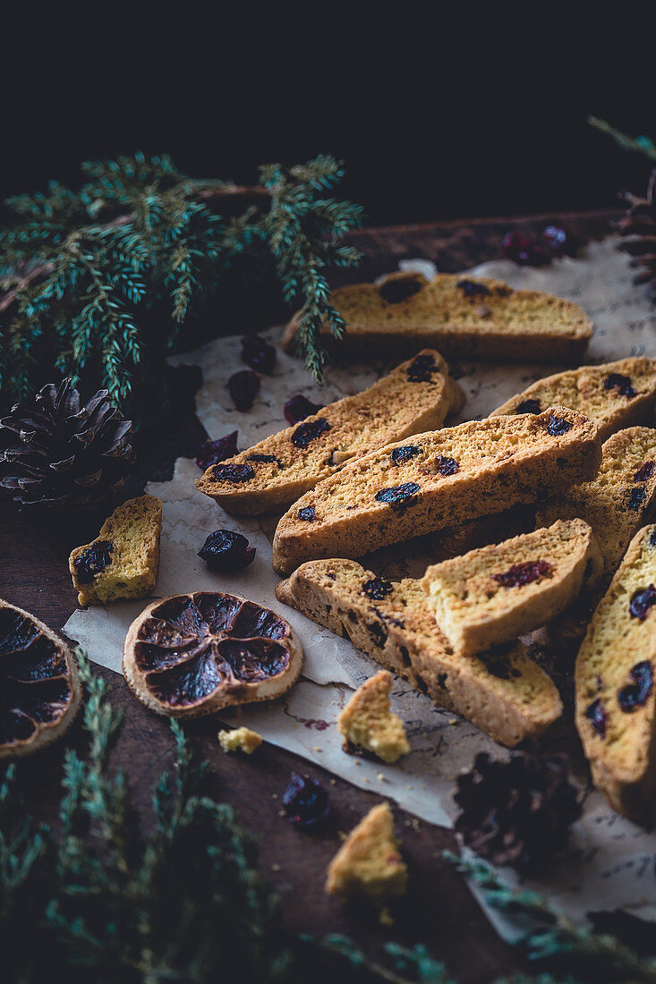 Orange and cranberry cantuccini