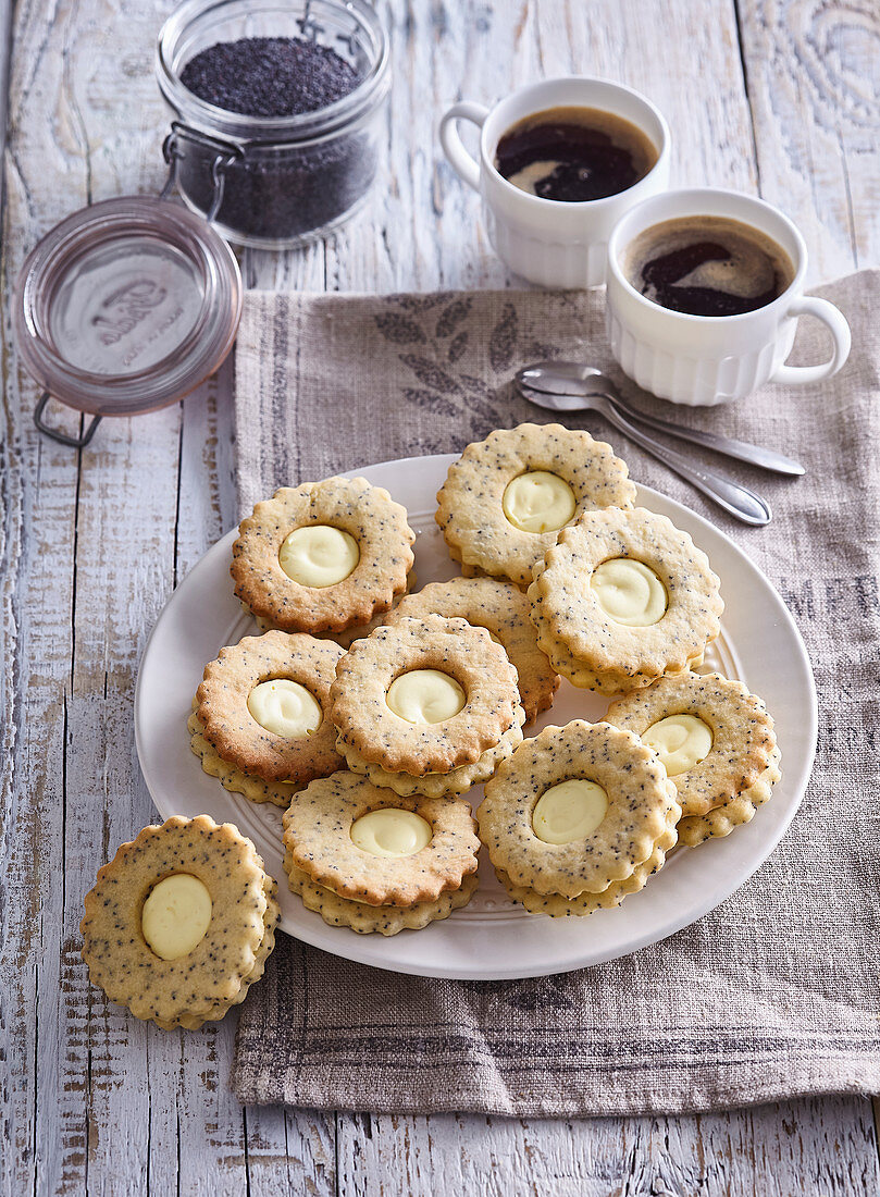 Zitronen-Mohn-Plätzchen zum Kaffee