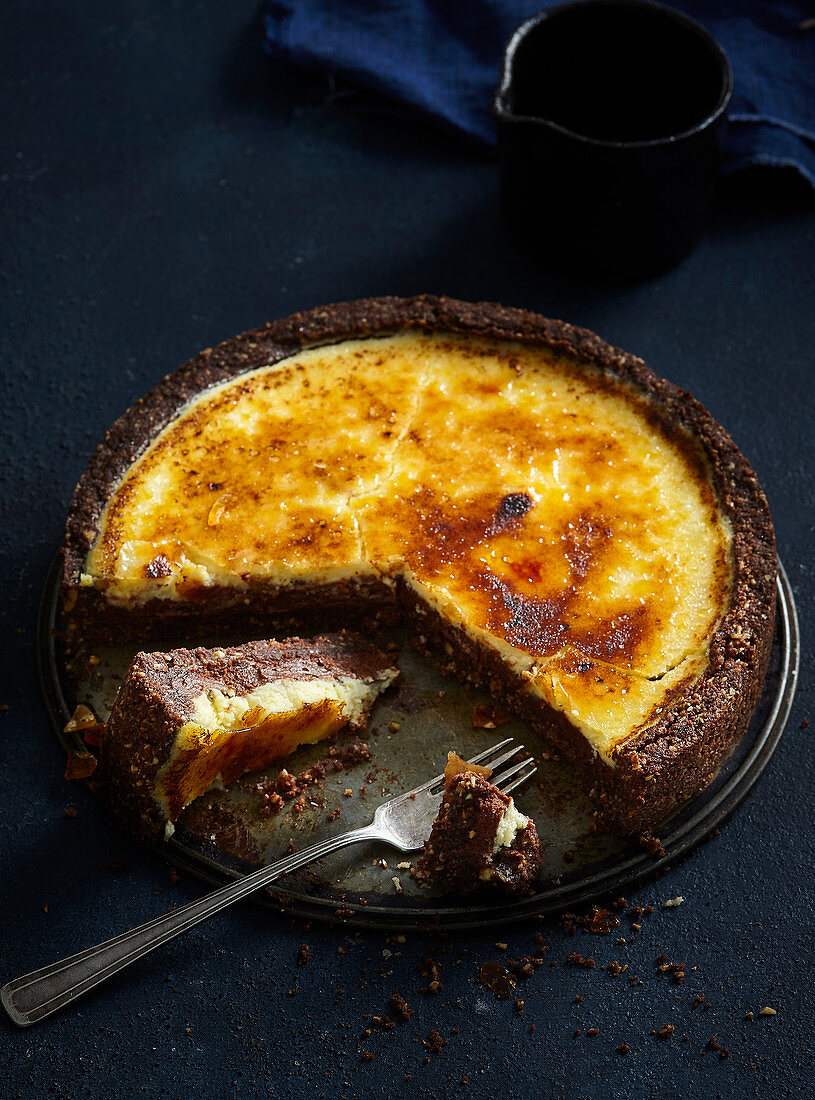 Vanille-Schokoladen-Käsekuchen mit Karamellkruste